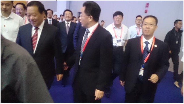 挖掘機(jī)，抓料機(jī).jpg