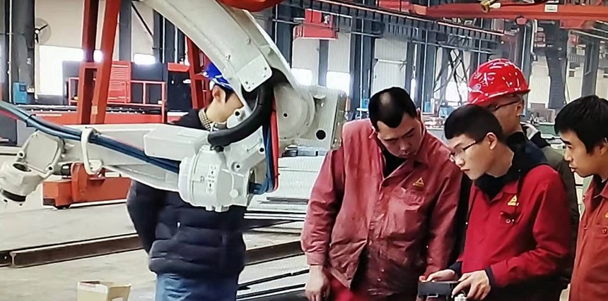 挖掘機(jī)、抓料機(jī)、抓鋼機(jī)、報廢汽車拆解機(jī)等系列產(chǎn)品智能加工工作站