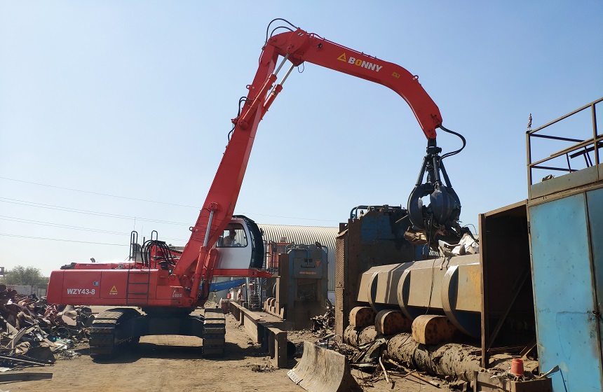 43噸抓鋼機(jī).jpg 43噸抓鋼機(jī).jpg